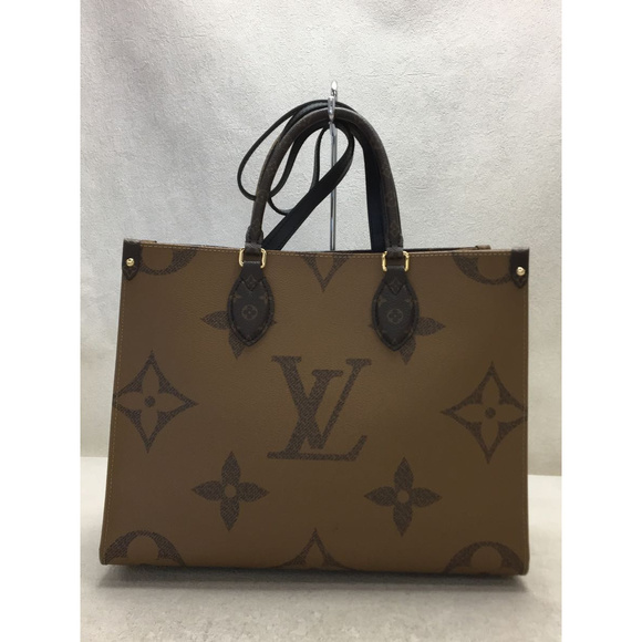 Louis Vuitton Onthego Monogram Shoulder Bag - Picture 3 of 6